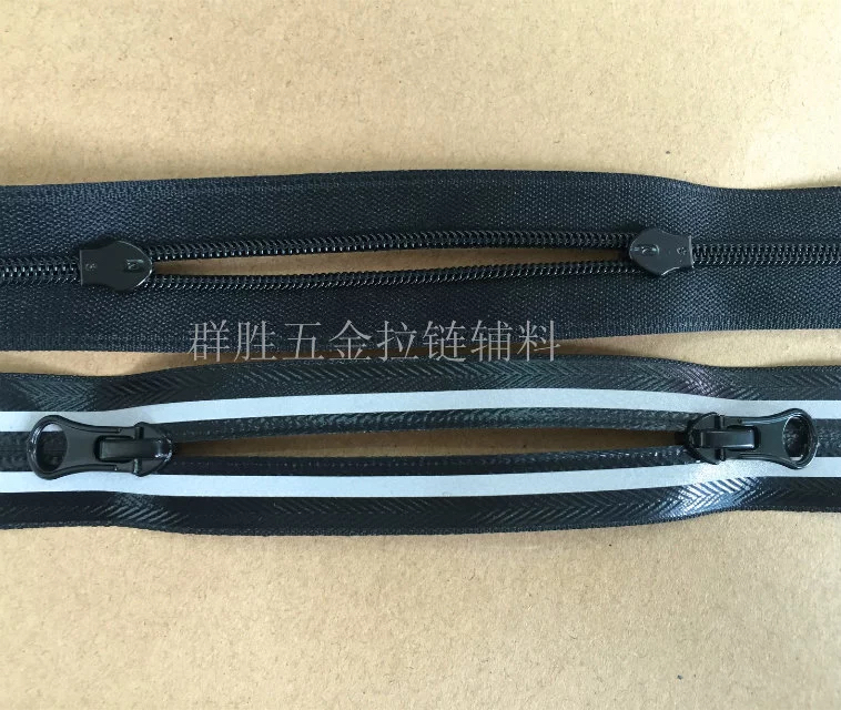 直銷 3#/5#防水拉鏈 PVC反光拉鏈 廠家專業(yè)銷售各種特殊拉鏈