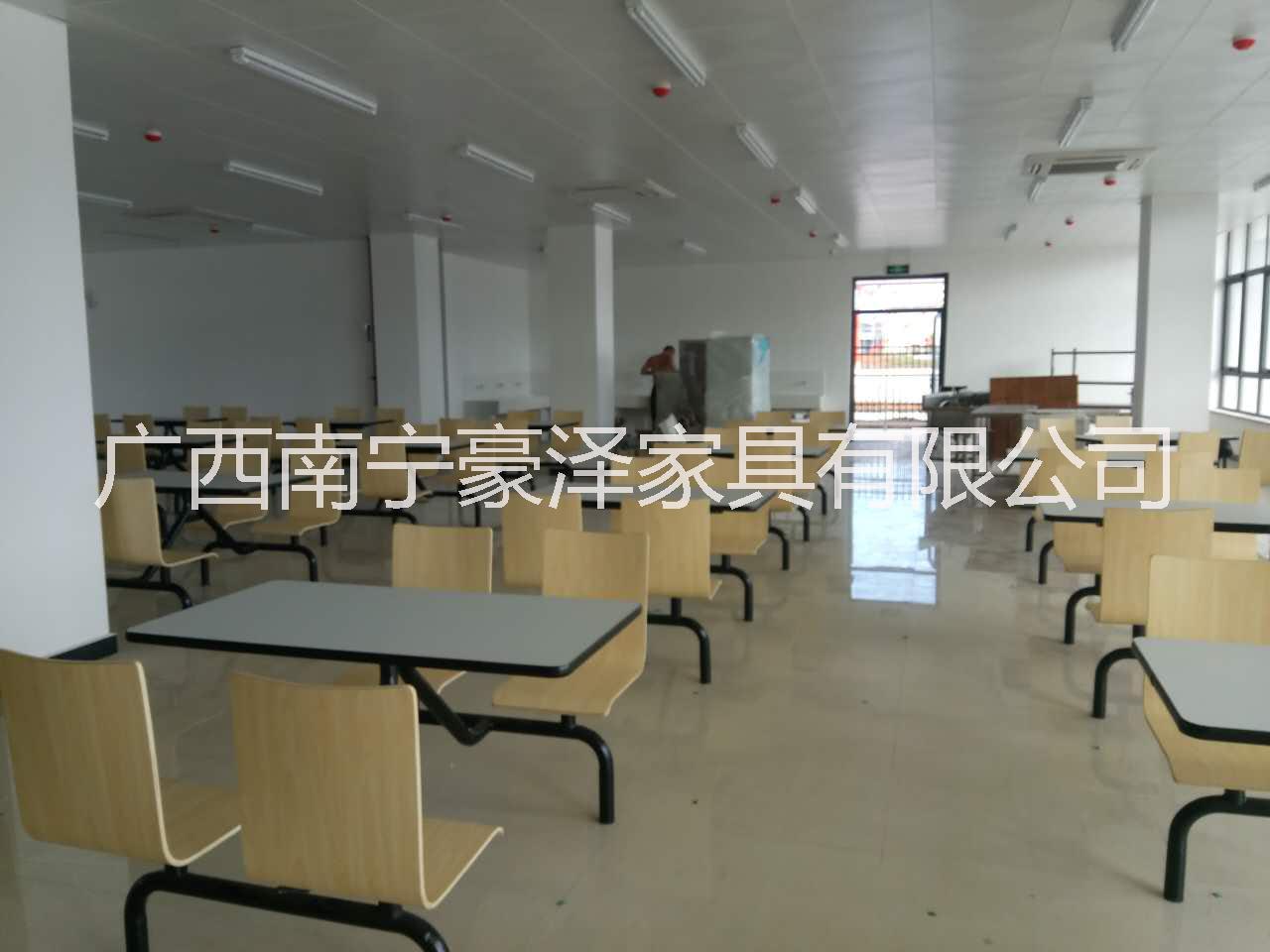 廣西學(xué)校飯店餐桌椅報(bào)價(jià)，廣西學(xué)校飯店餐桌椅供應(yīng)商，廣西學(xué)校飯店餐桌椅定做
