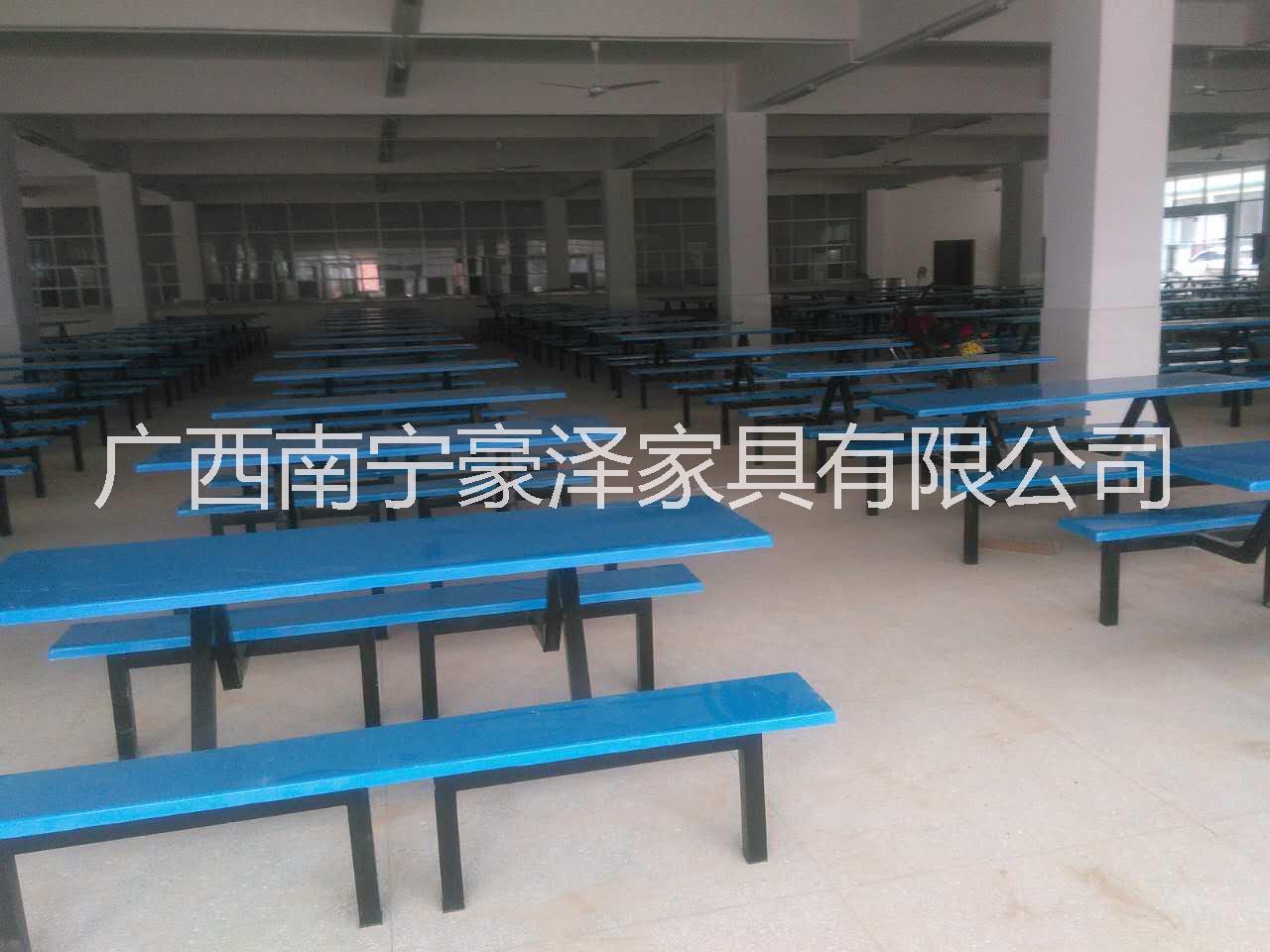 廣西學(xué)校飯店餐桌椅報(bào)價(jià)，廣西學(xué)校飯店餐桌椅供應(yīng)商，廣西學(xué)校飯店餐桌椅定做