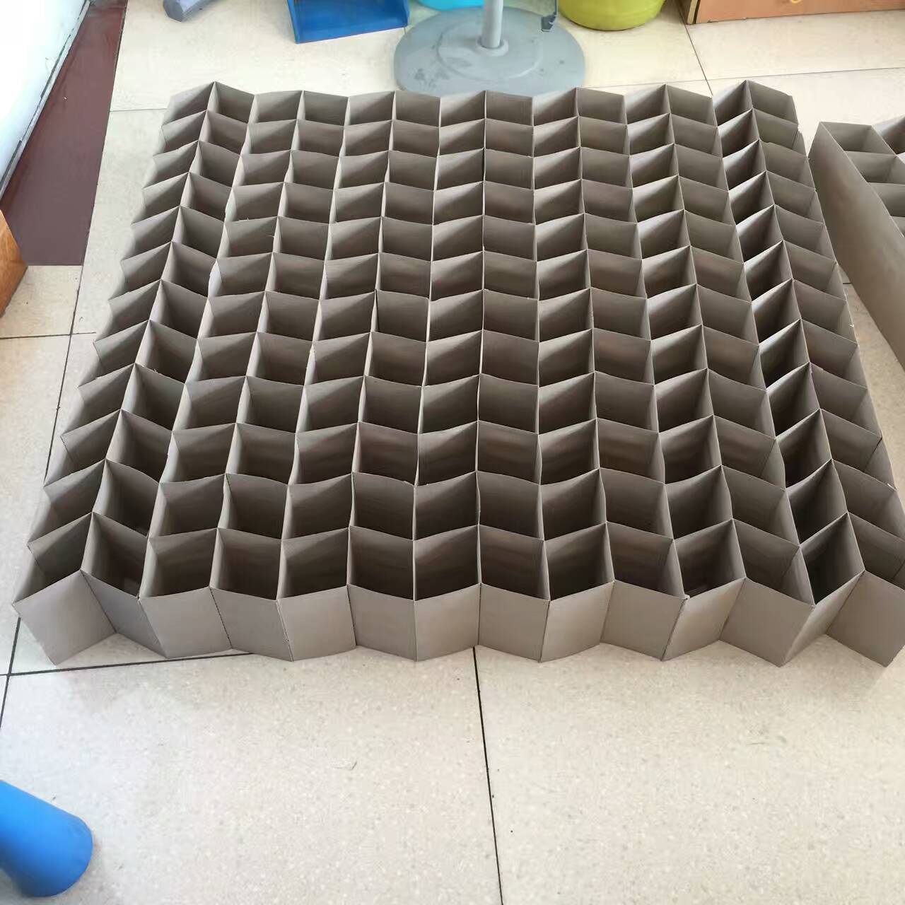 可伸縮*新型一體式紙箱格擋玻璃