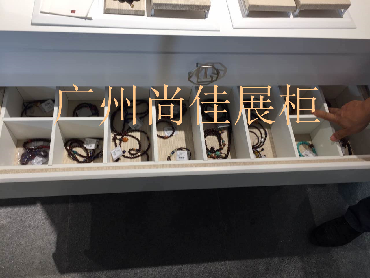 服裝展示柜 服裝陳列柜   服裝陳列柜臺(tái)  服裝展示道具