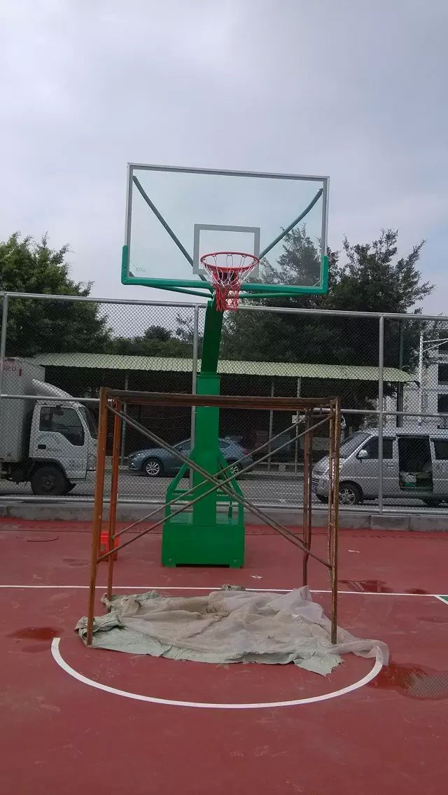 203豪華液壓籃球架仿液壓豪華籃球架.透明鋼化玻璃籃板