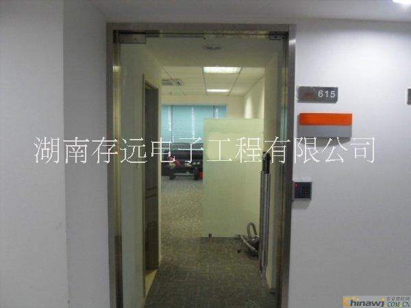 門禁安裝考勤安裝長沙門禁考勤安裝 專業(yè)門禁考勤監(jiān)控一卡通系統(tǒng)安裝