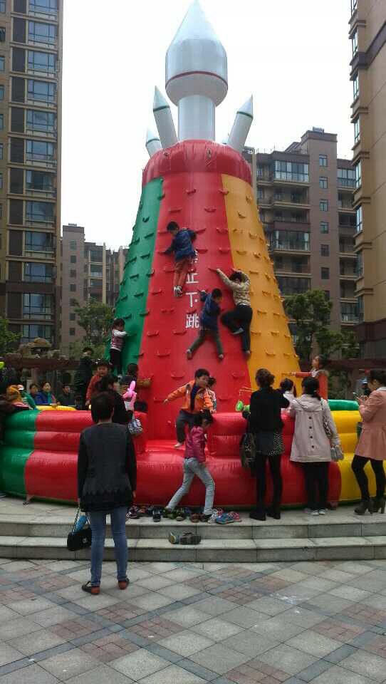 鄭州兒童娛樂設(shè)施出租充氣城堡等充氣攀巖沙灘池