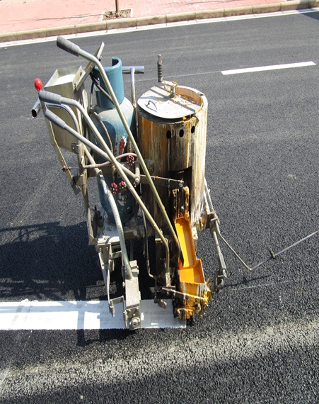 廣州熱熔標(biāo)線涂料出口廠家-路虎交通