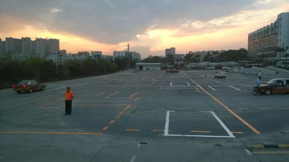 龍崗學(xué)車(chē)拿證快通過(guò)率高的駕校 不亂收費(fèi)質(zhì)量高服務(wù)態(tài)度好陪駕