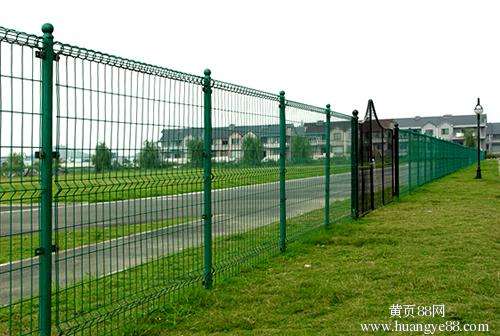 公路鐵路護(hù)欄網(wǎng),道路兩旁圍欄用網(wǎng)生產(chǎn)廠家