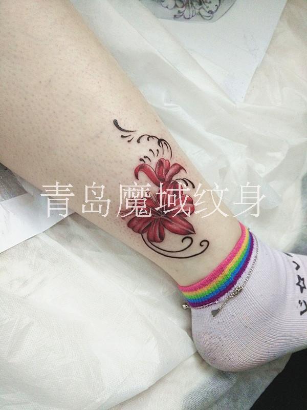 青島魔域紋身女士小腿花紋身