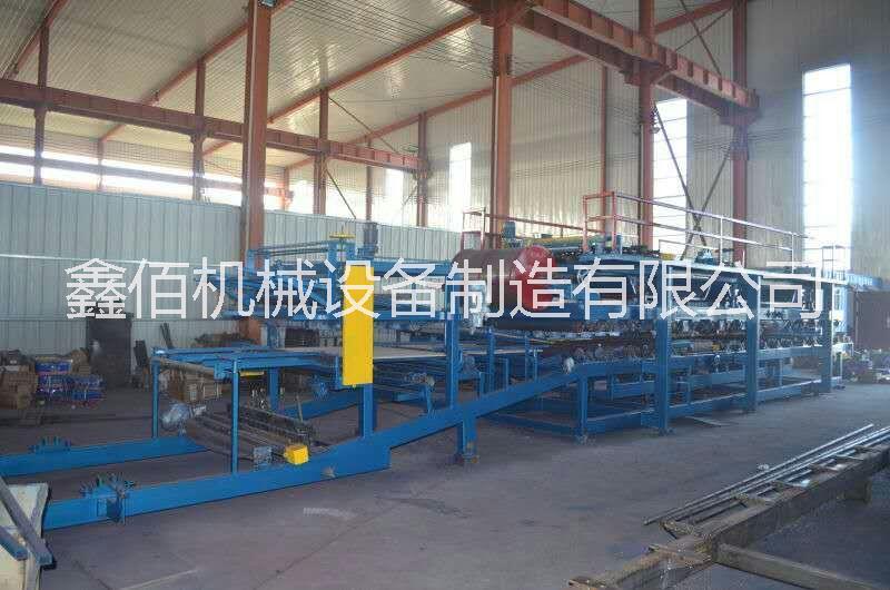 鑫佰980泡沫復(fù)合板機(jī)