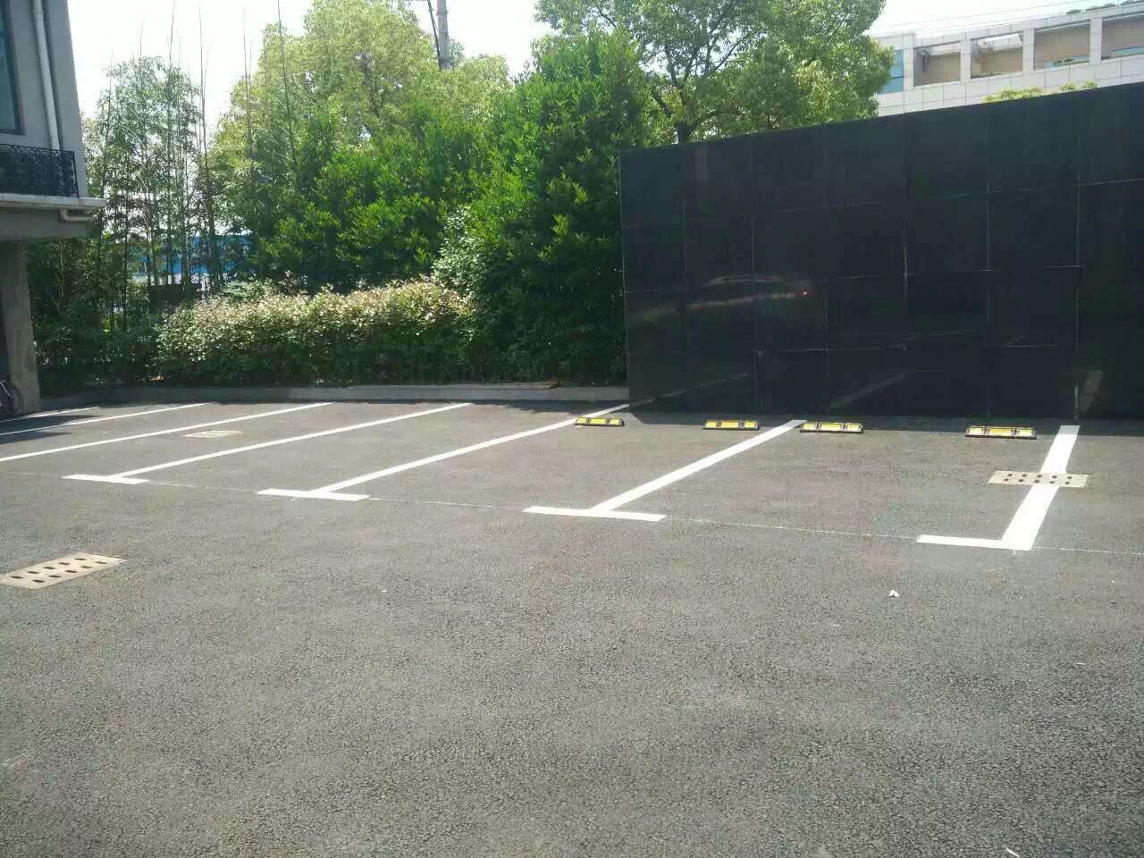 武漢大學(xué)劃線、武漢熱熔劃線，廠區(qū)車間熱熔劃線