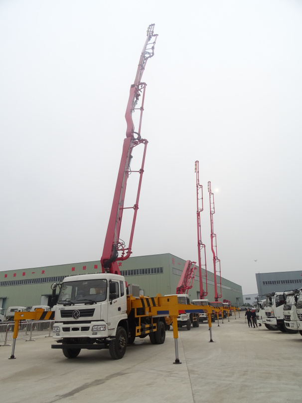 東風(fēng)后雙橋35米混凝土臂架泵車全國免征