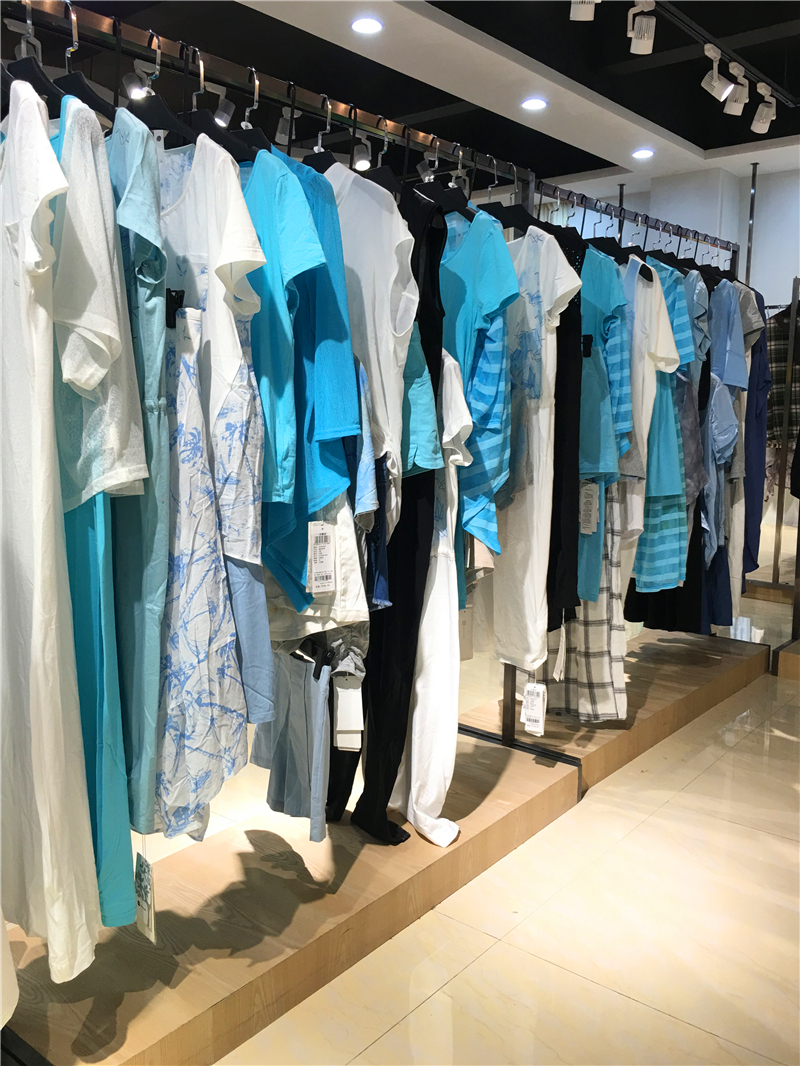 例例外初語 品牌折扣潮流女裝 廣州貨源外初語 品牌折扣潮流女裝 廣州