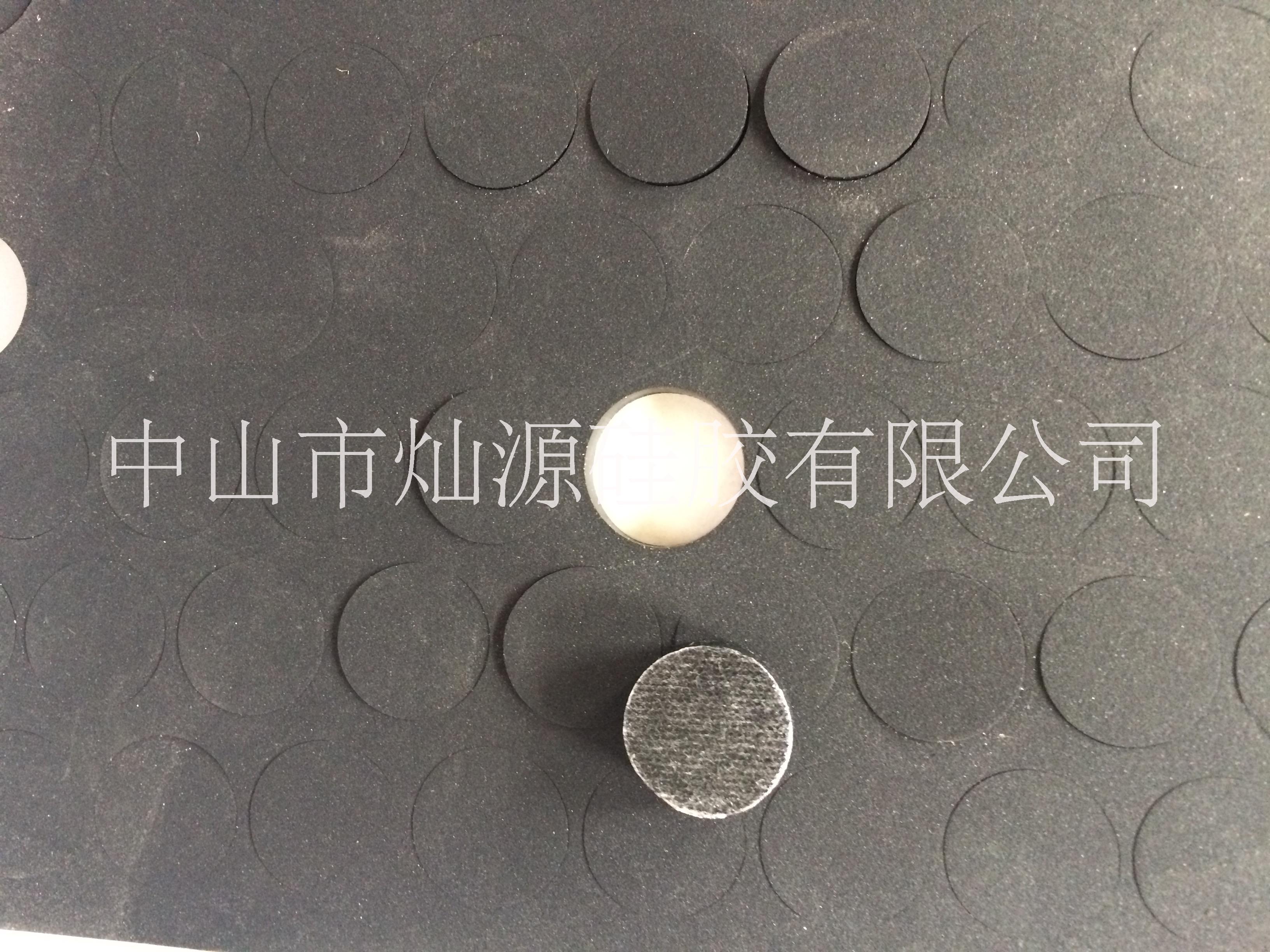 廠家大量供應(yīng)透明圓形硅膠墊  中山透明圓形硅膠墊 透明圓形硅膠墊供應(yīng)