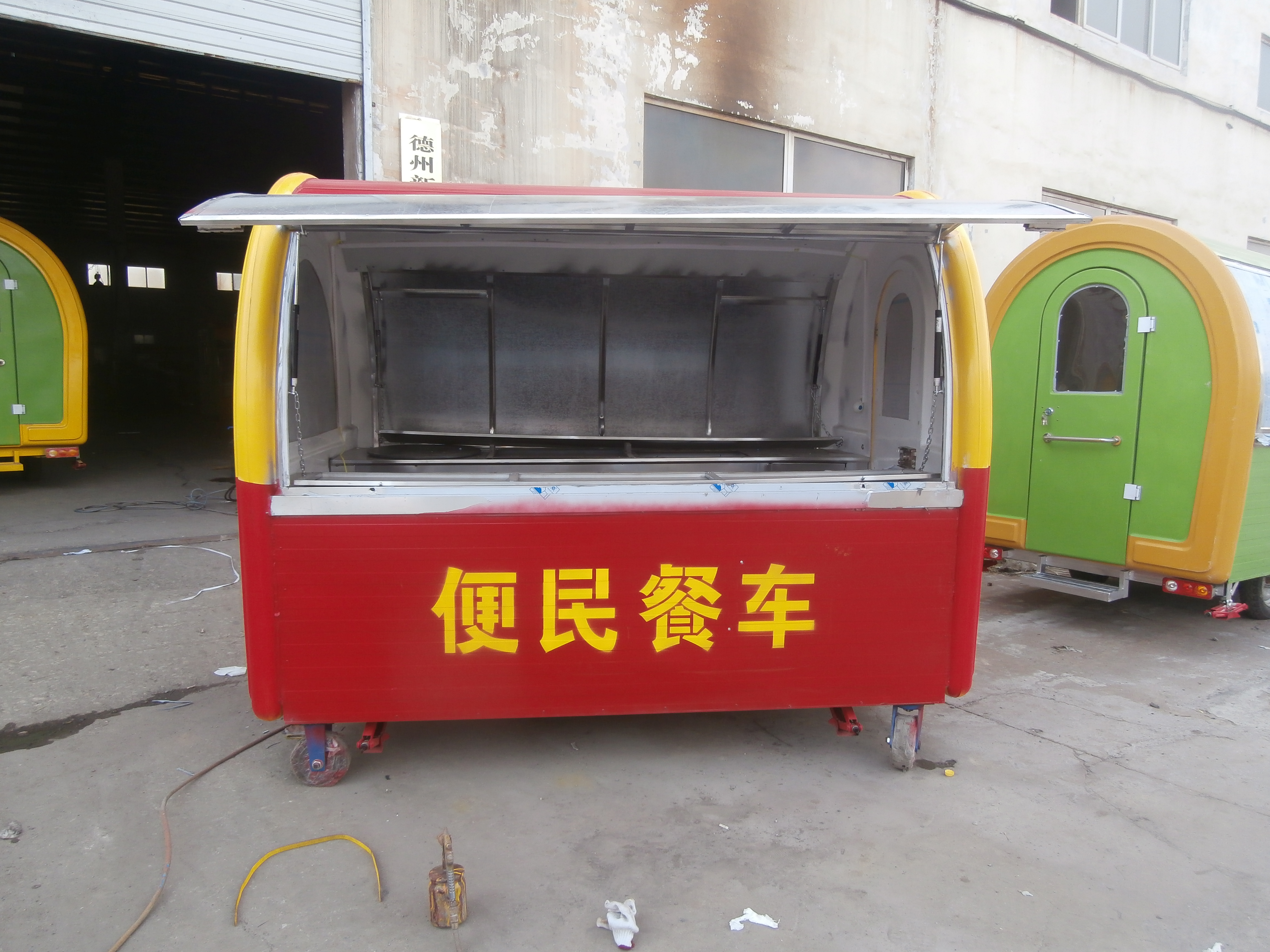 廠家直銷 多功能小吃車 手推餐車  移動(dòng)售貨車 德州新時(shí)代