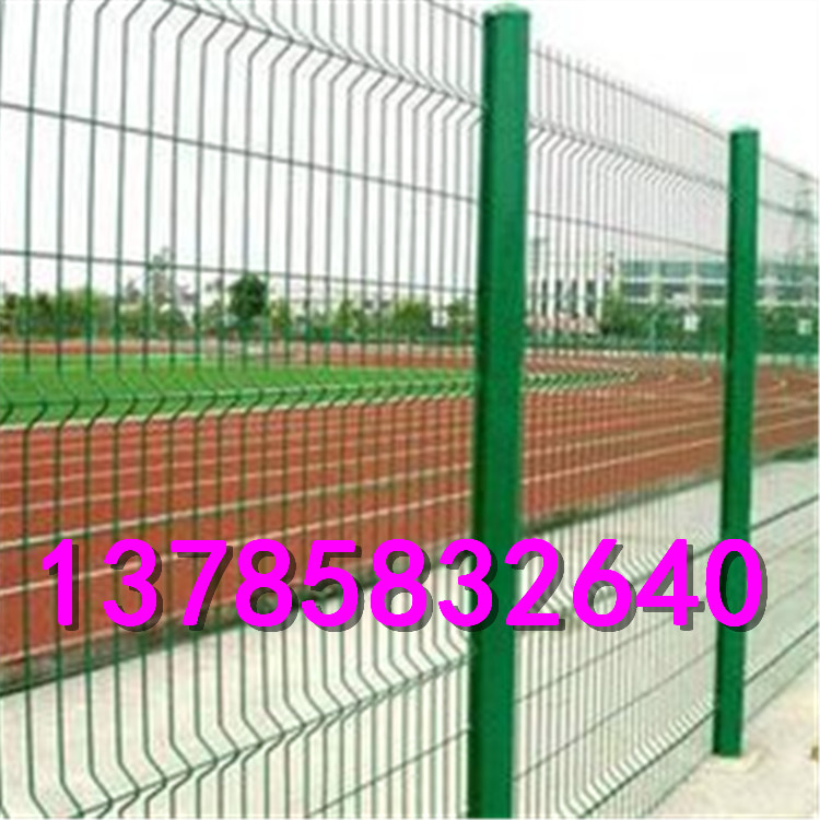 足球場護(hù)欄網(wǎng)    優(yōu)質(zhì)籃球場圍網(wǎng)     養(yǎng)殖場圍欄網(wǎng)