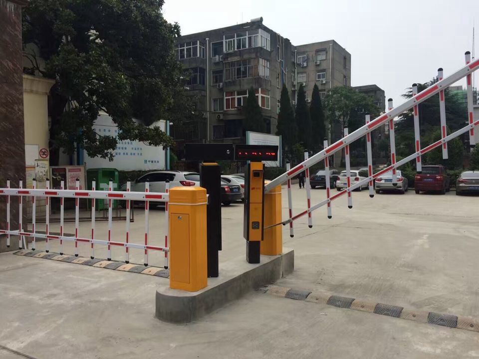 停車場車牌識別一體攝像機(jī)