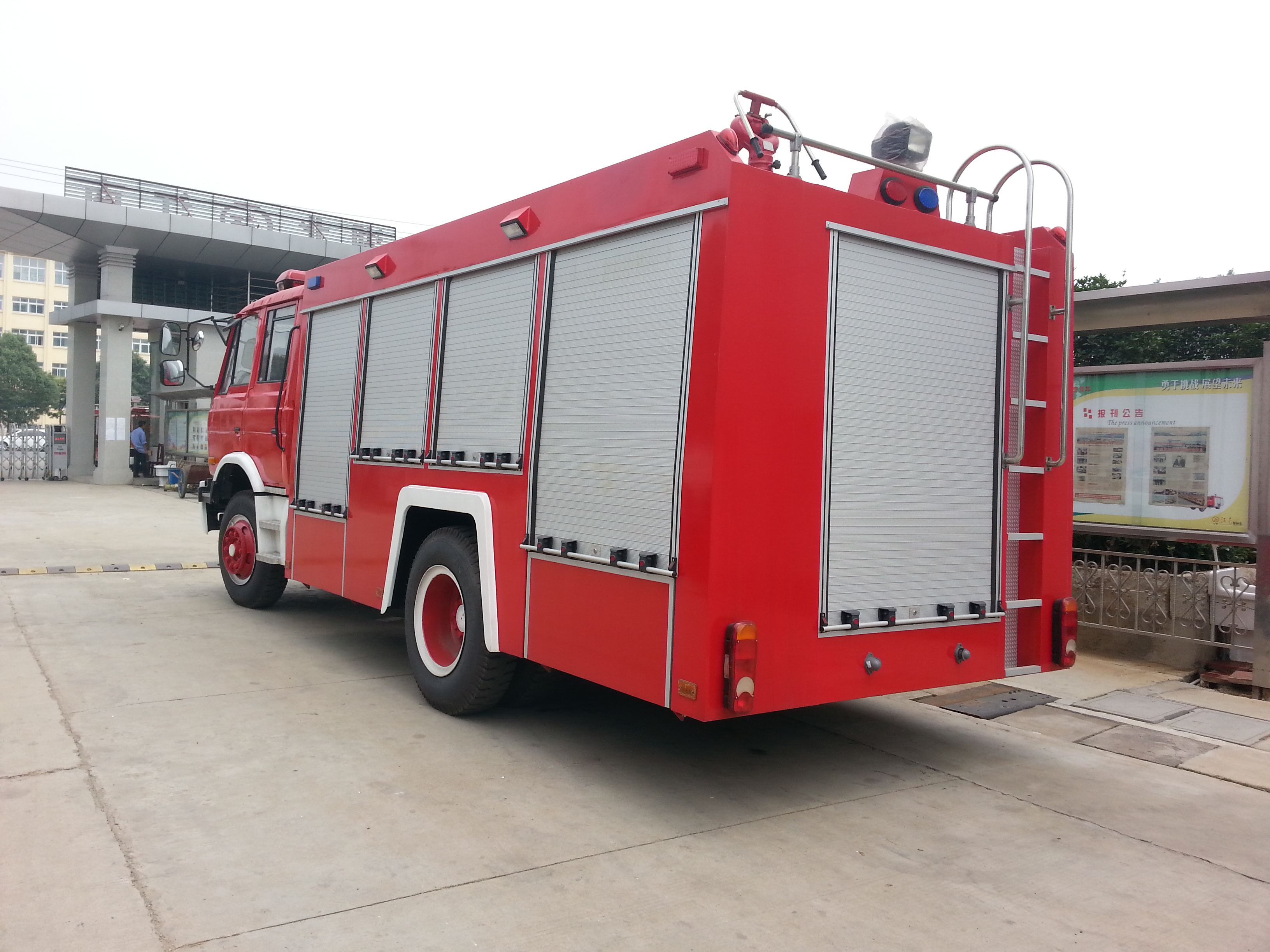 東風(fēng)153水罐消防車(chē)國(guó)三6-8方  湖北江南讓用戶放心的廠家