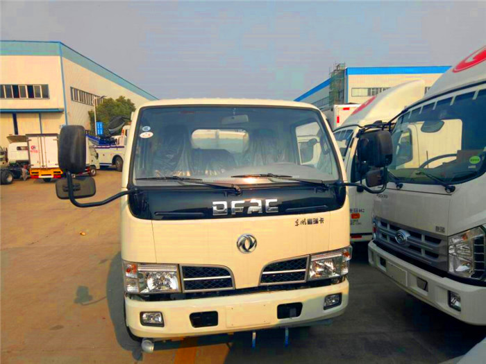 小區(qū)灑水車生產(chǎn)商