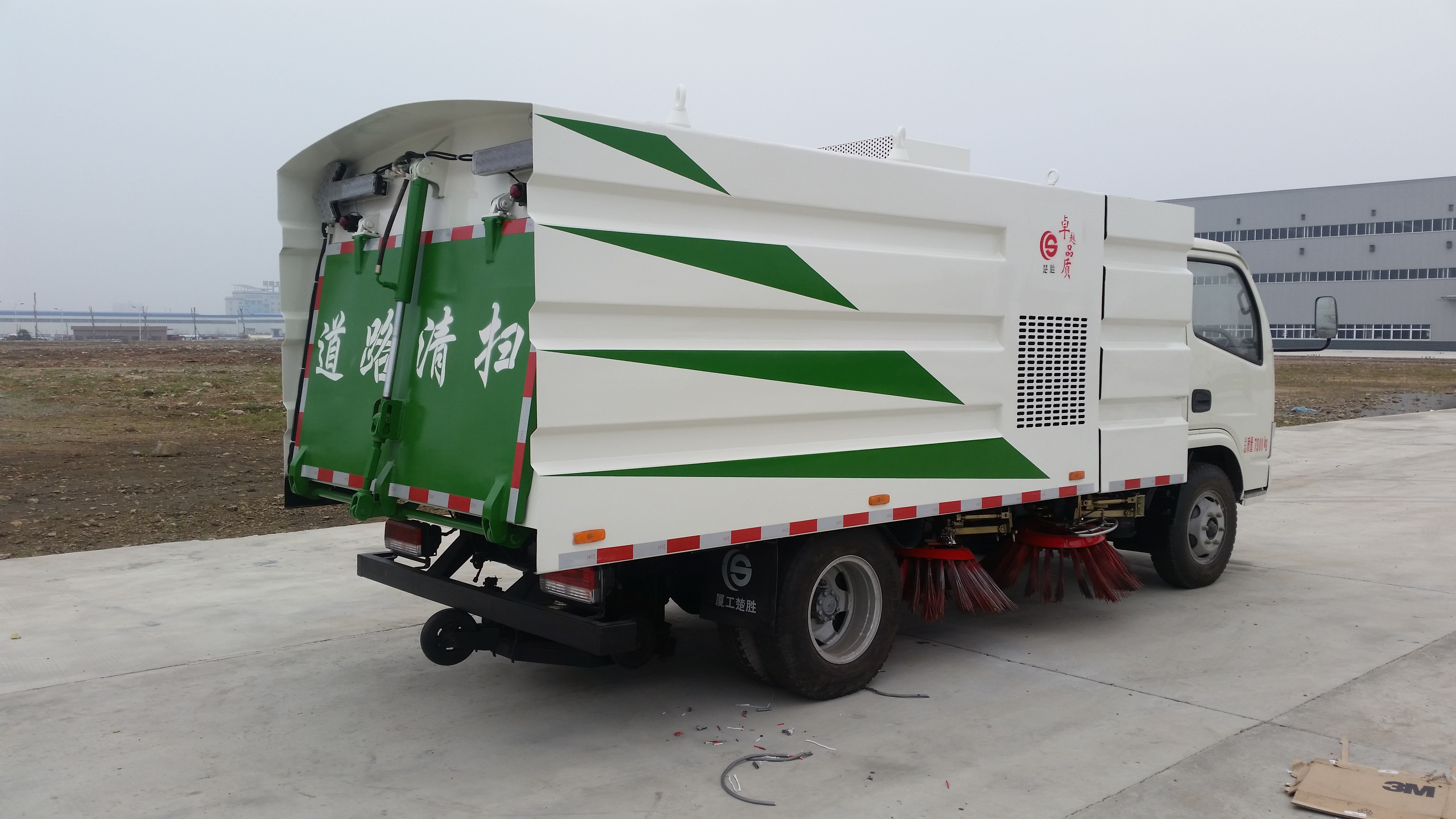廈工楚勝牌東風多利卡掃路車 掃路車生產(chǎn)廠家