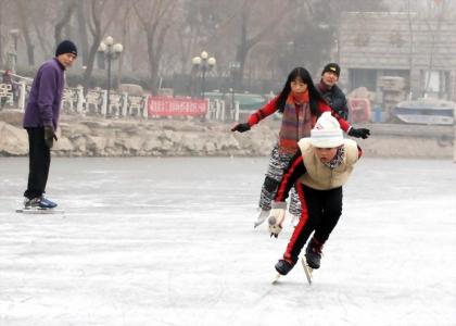 河北滑冰場 滑冰場價(jià)格 滑冰場供應(yīng) 秦皇島滑冰場 滑冰場廠家 滑冰場哪家好