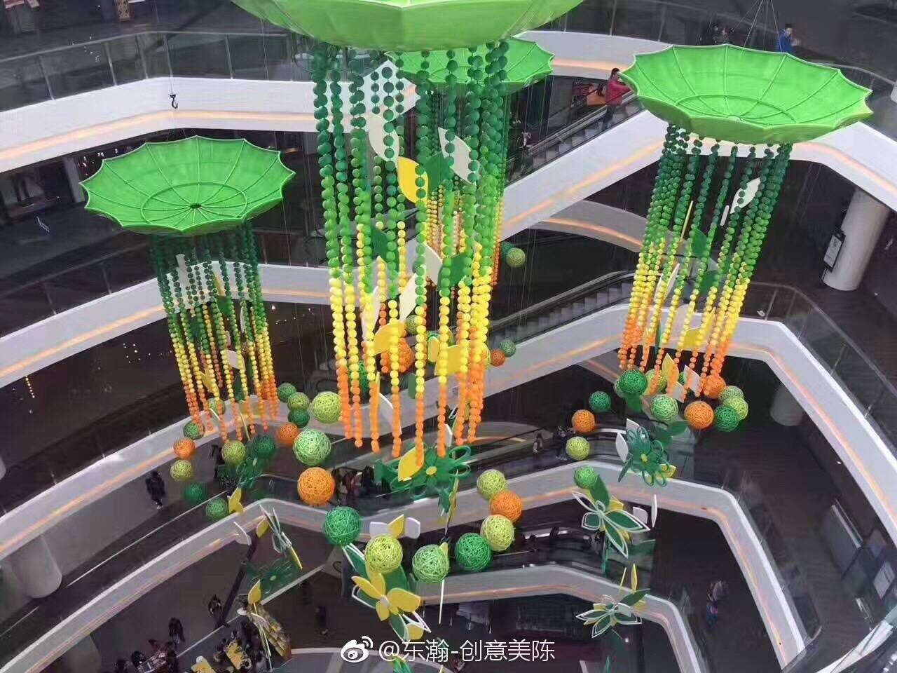 供應鄭州市專業(yè)的創(chuàng)意商場中庭美陳 供應鄭州專業(yè)中庭吊掛美陳設計制作 供應鄭州春季美陳中庭吊掛設計制作