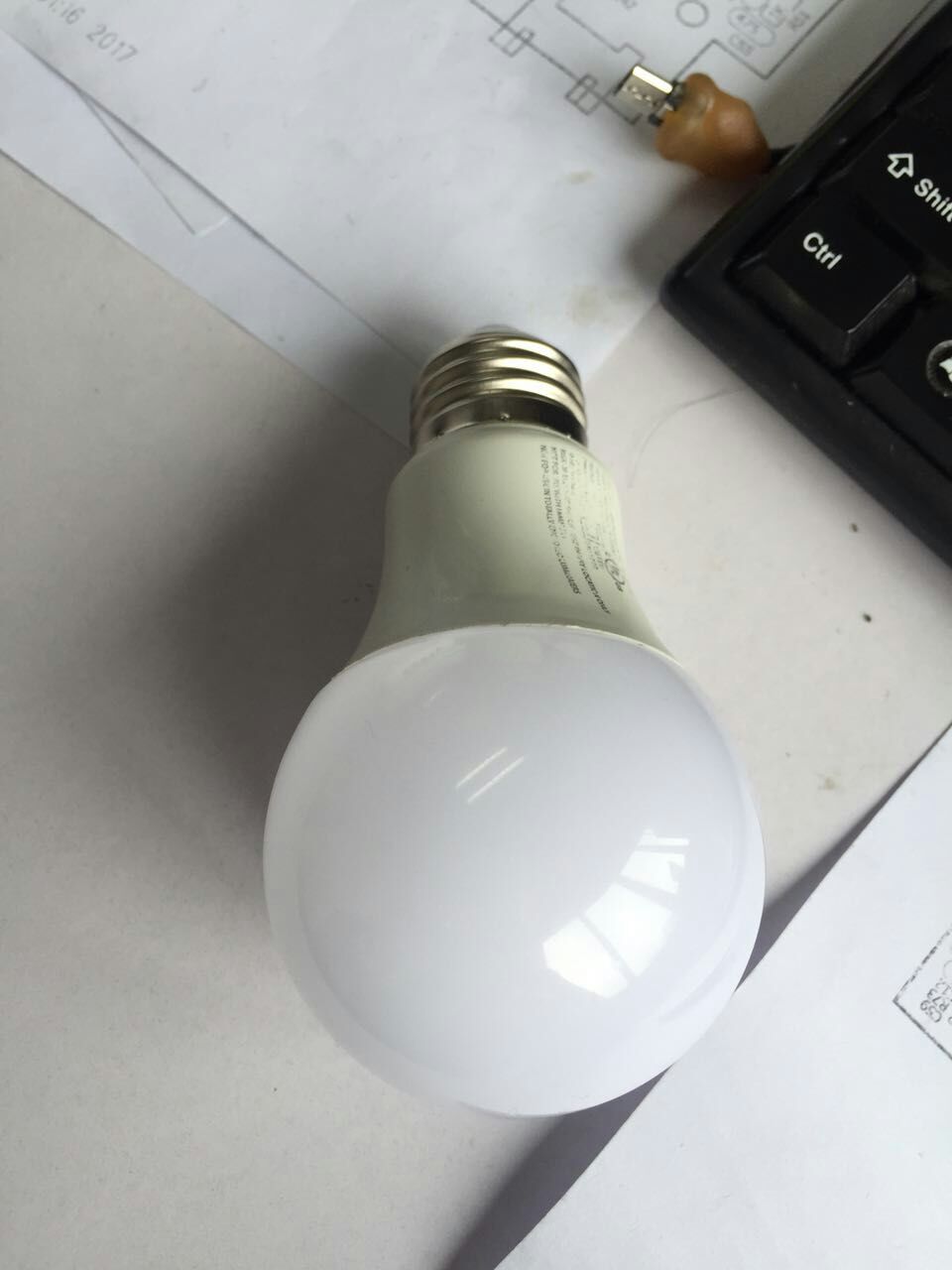 珠海杰里燈光方案開發(fā)LED遙控?zé)艄夥桨窤C6905主控炫彩燈光