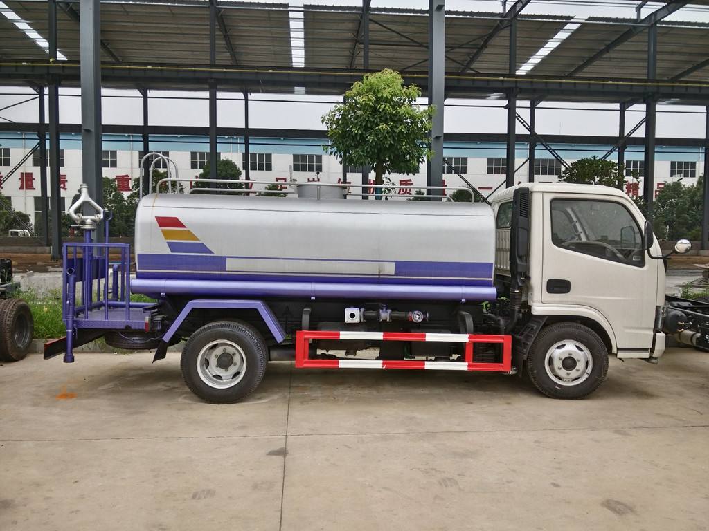 東風(fēng)多利卡灑水車