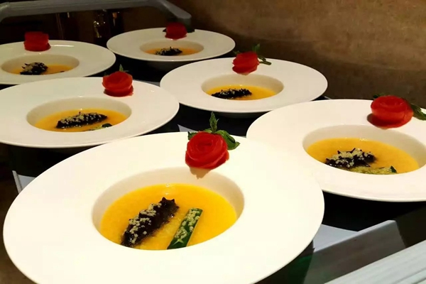 深圳客戶(hù)答謝宴會(huì)外賣(mài)高端西餐位上配送