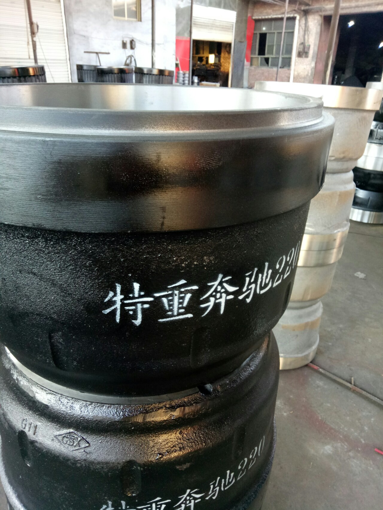 廠家直銷特重奔馳220制動(dòng)鼓 河北隆堯雙鑫特重奔馳220制動(dòng)鼓
