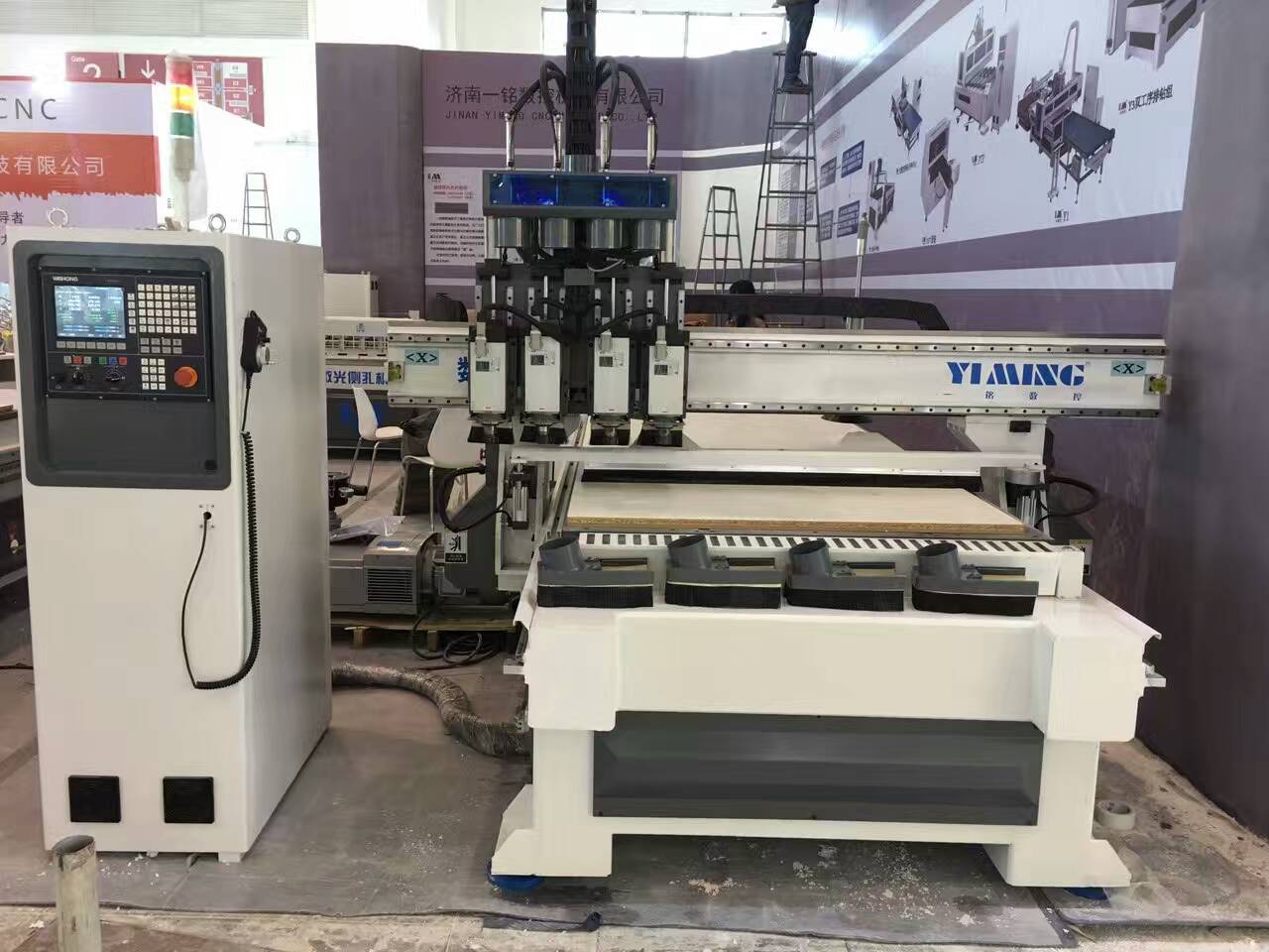 直銷淄博1325四工序下料機，經(jīng)濟型四工序柜體加工必選