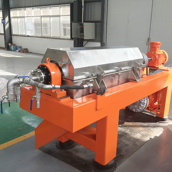 離心機(jī)鉆井液泥漿臥式螺旋卸料沉降