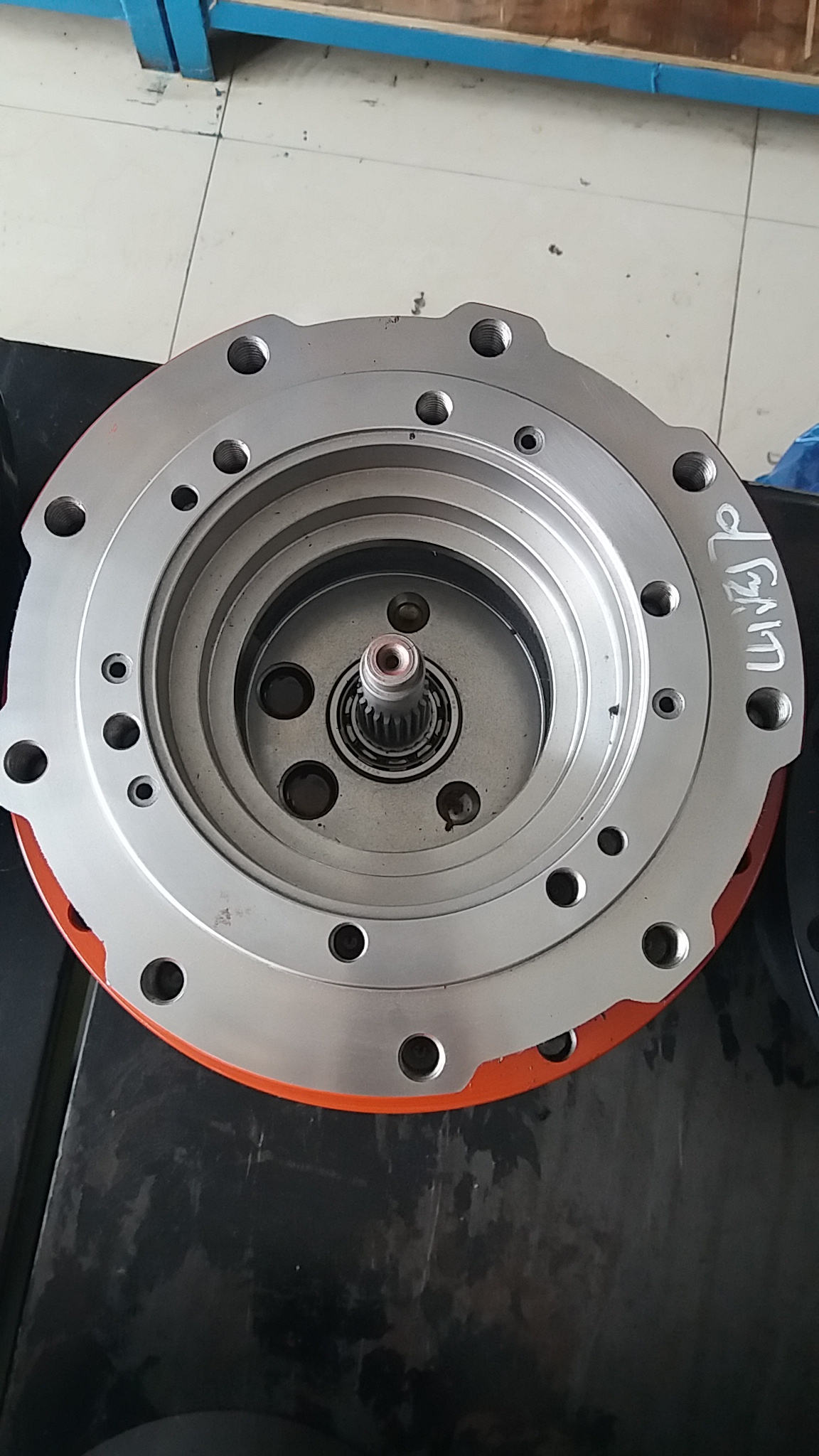 供應(yīng)大宇斗山DH215行走變速箱 現(xiàn)代60-7行走減速機 現(xiàn)代60-7行走減速機/變速箱