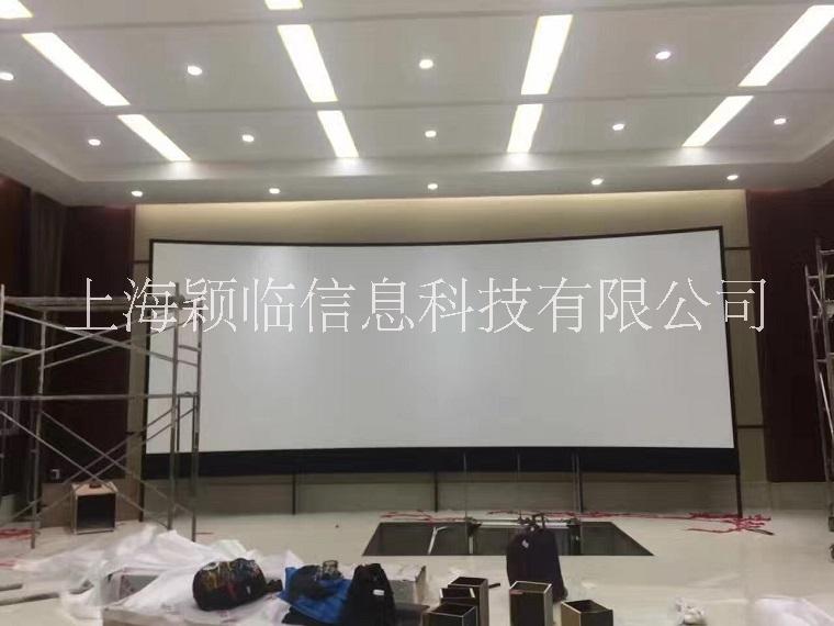 金屬硬幕超大屏幕一整張無接縫影院幕無錫 弧形金屬硬幕畫框幕工程幕環(huán)幕