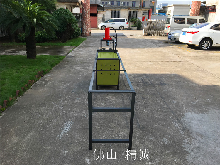 精誠鋅鋼圍欄沖孔機(jī)/液壓護(hù)欄打孔機(jī)