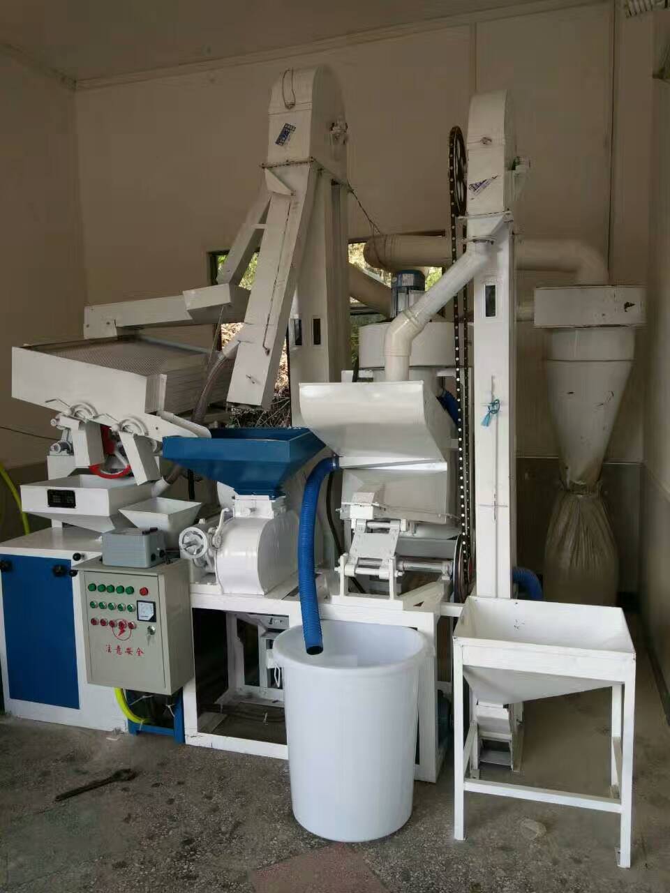 15III新型全自動碾米機打米機