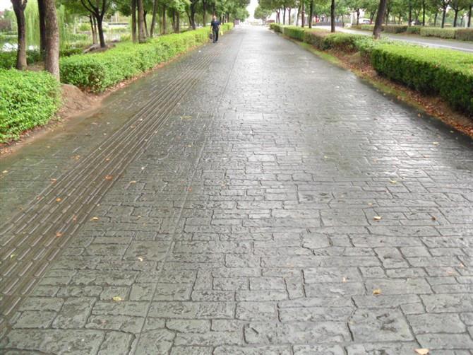 壓花地坪，藝術(shù)地坪的選擇與搭配