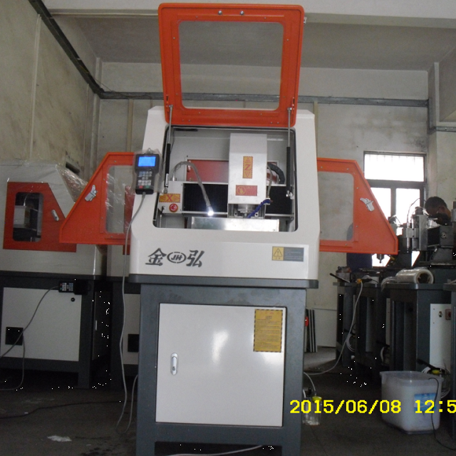 玉石雕刻機(jī) 翡翠雕刻機(jī) 工藝品雕刻機(jī)價(jià)格 玉石數(shù)控雕刻機(jī)