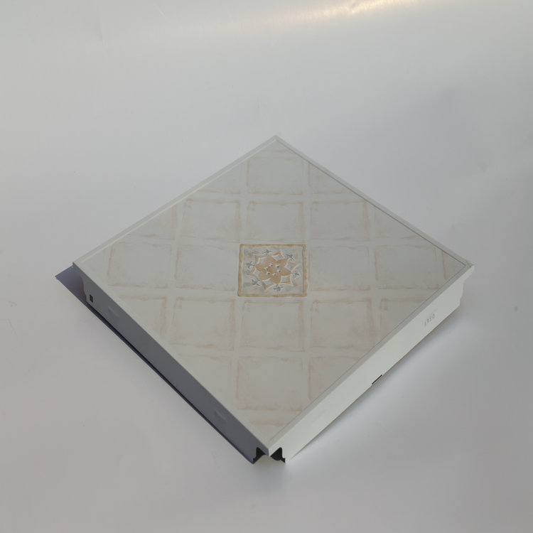 歐澤美集成吊頂300*300板納米技術(shù)環(huán)保材料抗油污防氧化
