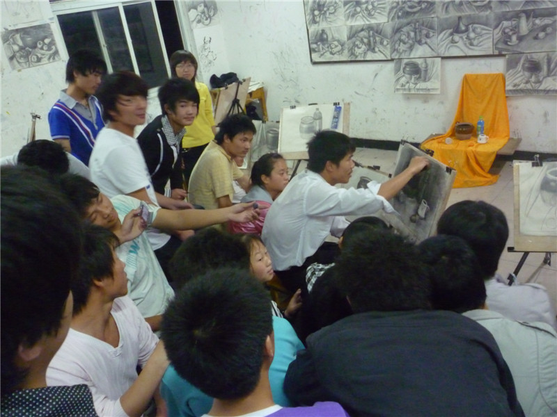 鄭州美術(shù)高考輔導(dǎo)班★雕龍畫室老師