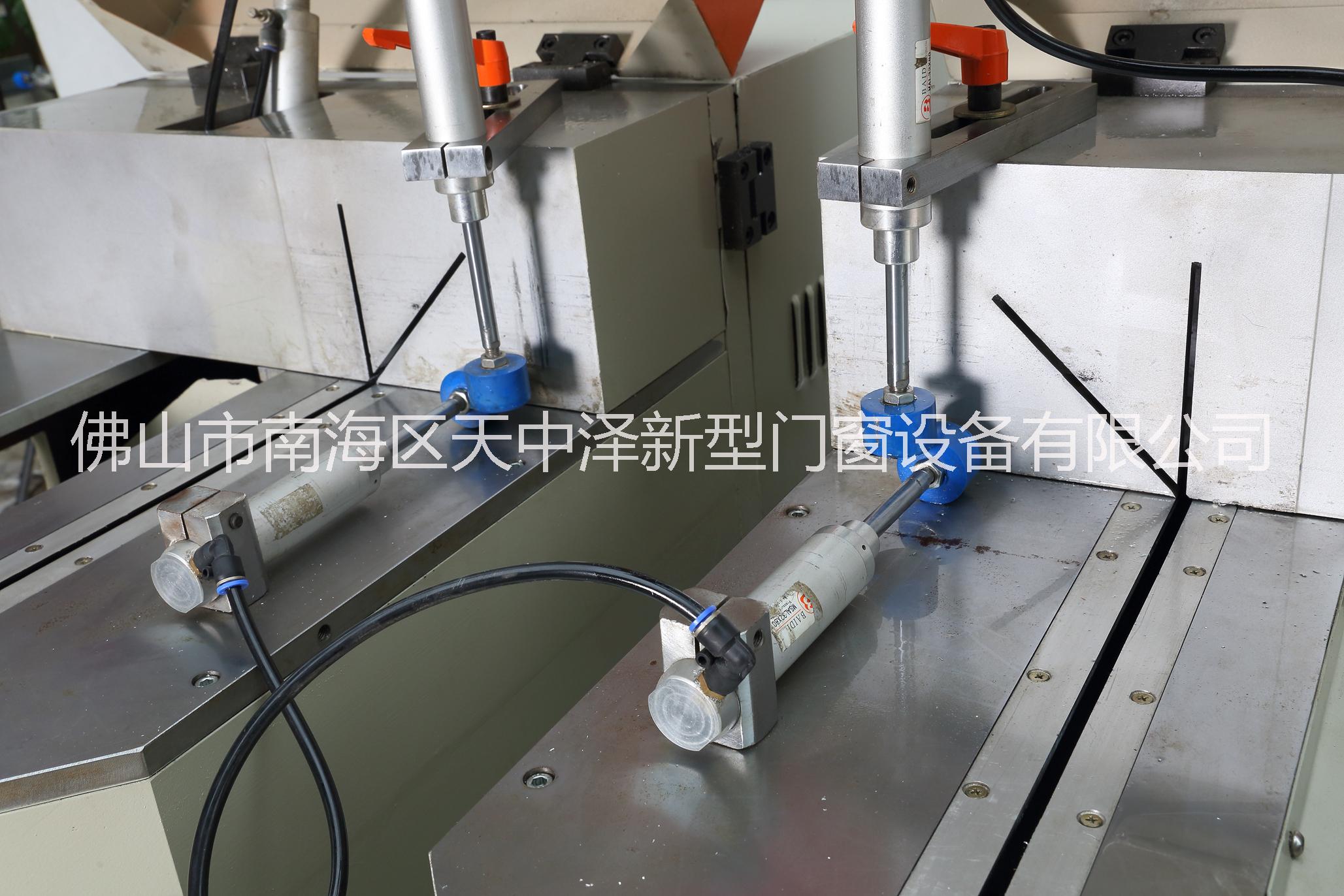鋁門窗設(shè)備500重型雙頭切割機