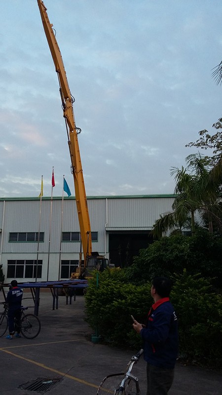 供應(yīng)挖掘機(jī)三段臂拆樓臂