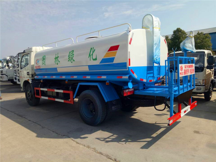5方灑水車廠家直銷