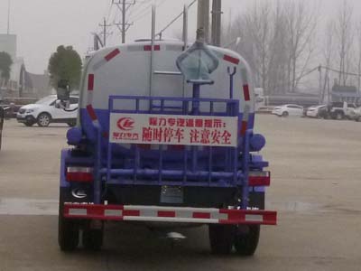 湖北程力灑水車廠家電話，水罐車 綠化噴灑車 多功能灑水車 程力灑水車廠家報價