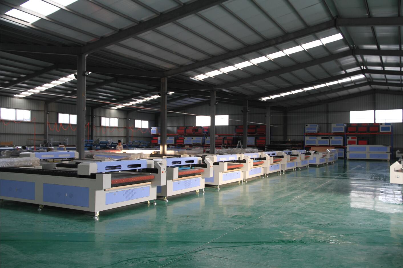 沙發(fā)激光裁剪機(jī)，激光機(jī)