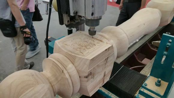 多功能數(shù)控木工車床生產(chǎn)廠家  數(shù)控木工車床 木工車床