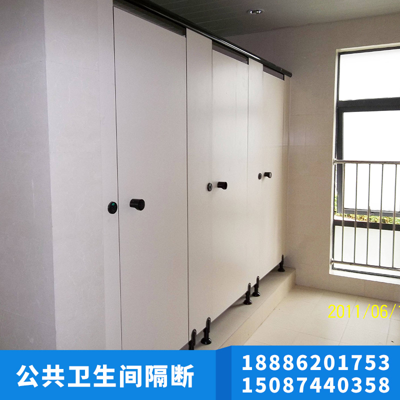 防滑抗腐蝕抗霉隔斷廠家批發(fā) 畢節(jié)公共衛(wèi)生間隔斷安裝