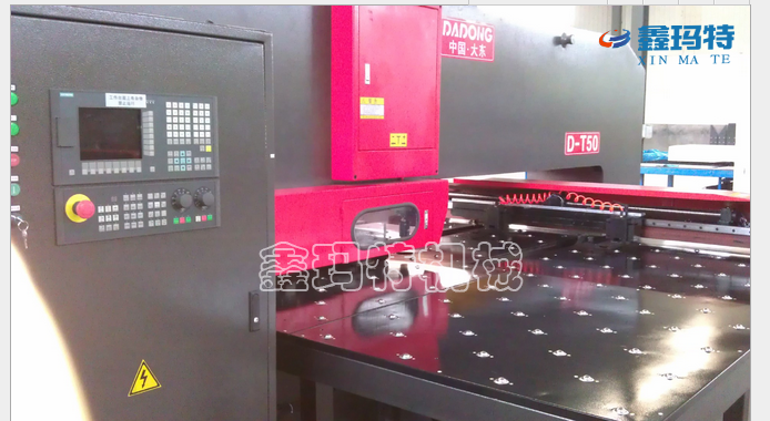 鑫瑪特?zé)徜N產(chǎn)品閉式數(shù)控轉(zhuǎn)塔沖床 轉(zhuǎn)塔沖床