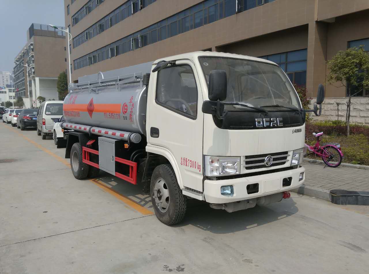 東風(fēng)多利卡8噸流動加油車圖片參數(shù)