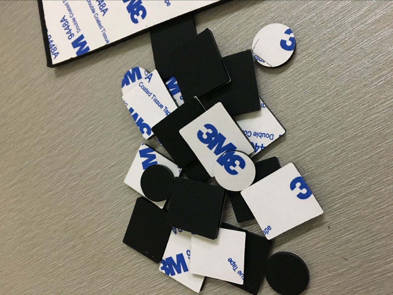 廠家熱銷防滑耐磨透明網(wǎng)格硅膠墊 黑色平面硅膠墊 3m硅膠墊 網(wǎng)格硅膠墊黑色平面硅膠墊3m膠墊