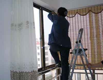 北京窗簾清洗，專業(yè)清洗窗簾公司，北京窗簾清洗多少錢一平？